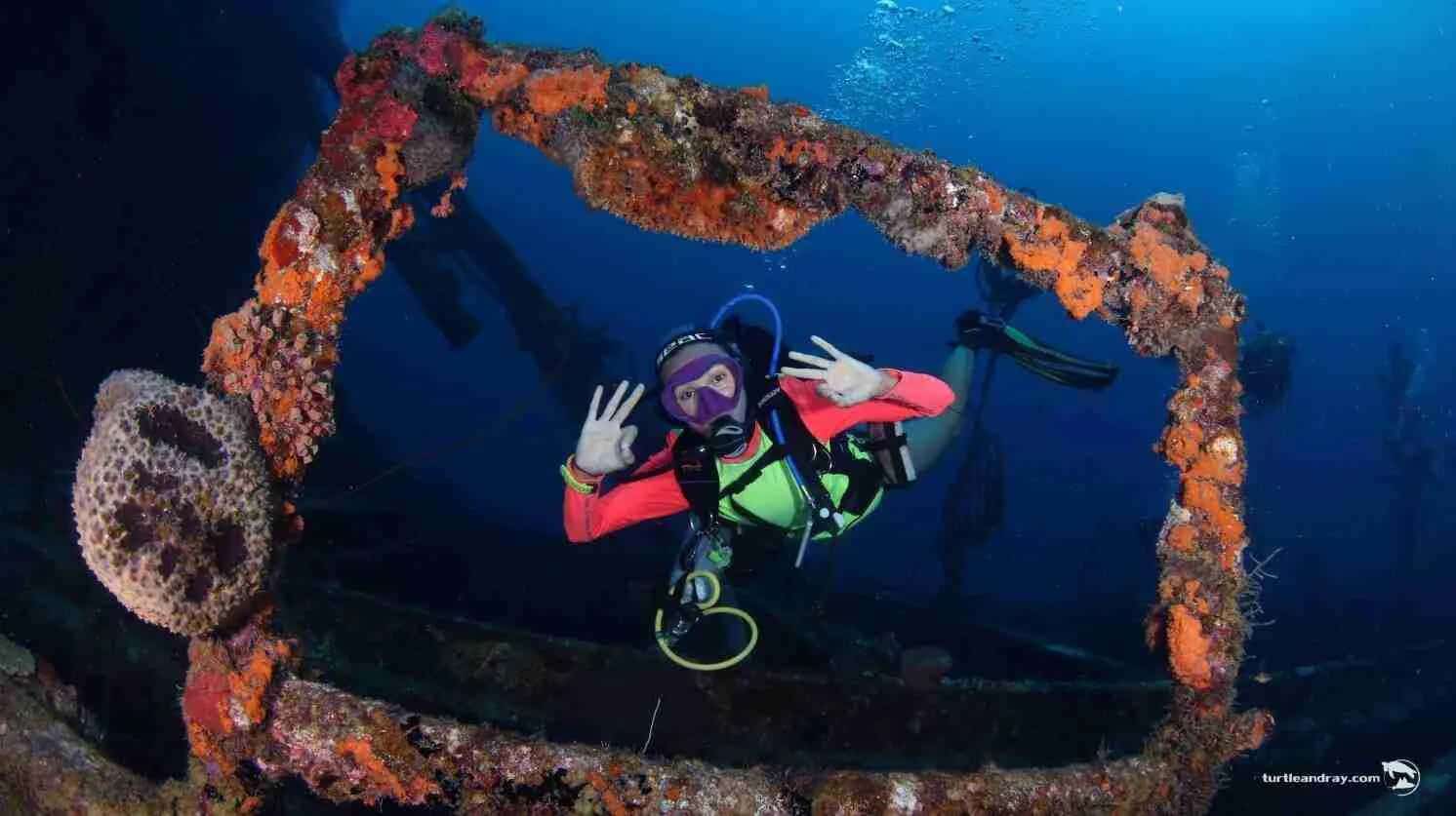 PADI Advanced Open Water Diver Course in Curaçao