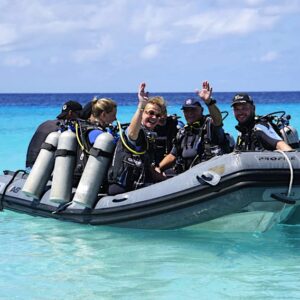 Ontdek de wonderen van het duiken bij Klein Curacao met CuracaoTodo