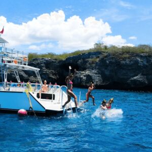 Tugboat Wreck and Spanish Waters Private Boat Trip in Curaçao