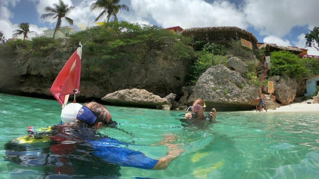Duik in avontuur met Bahia Dive Resort bij Playa Lagun, Curaçao