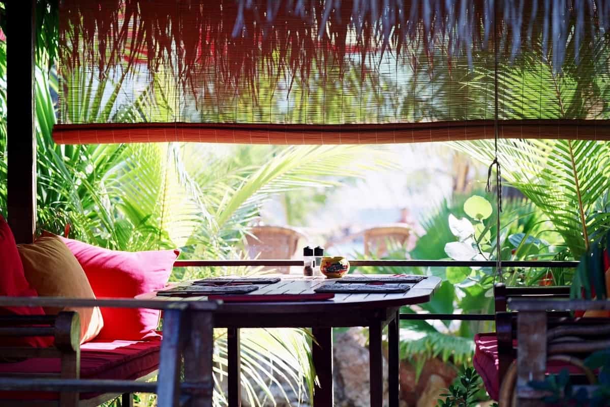 Is it rude to tip in Curaçao