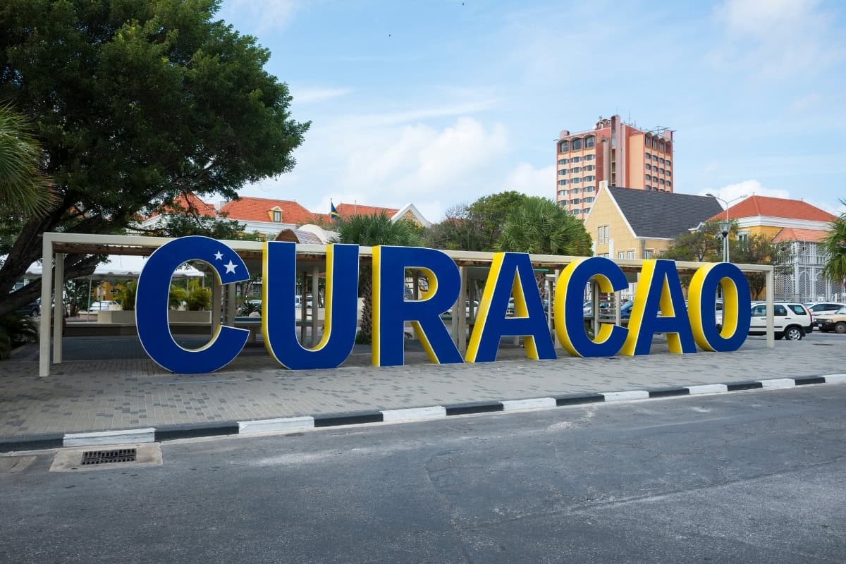 What country does Curaçao belong to