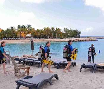 Scuba Diving Refresher Course at Ocean Encounters in Curaçao